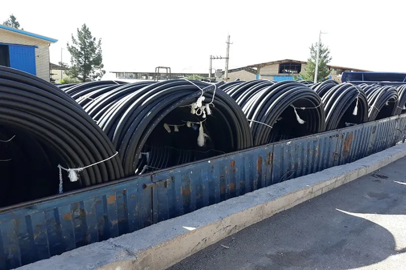 تفاوت لوله های پلی اتیلن و خرطومی چیست؟ 1 آشنایی با لوله پلی اتیلن