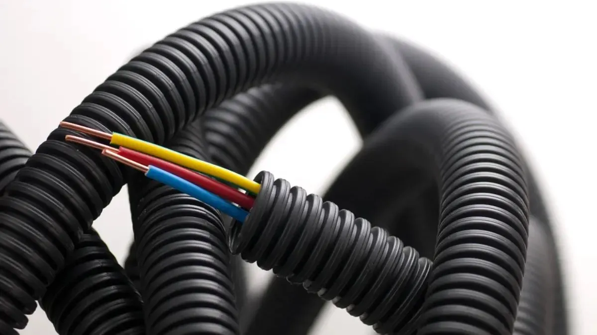 کاربرد و مزایای لوله برق خرطومی نسبت به بقیه چیست؟