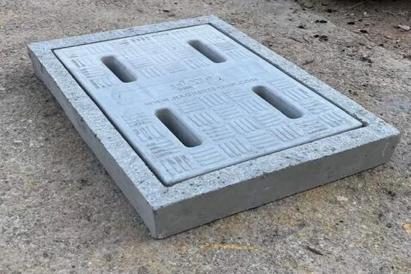 راهنما خرید بهترین دریچه منهول برای پروژه ها 3 دریچه منهول بتنی و ترکیب چدن-بتن