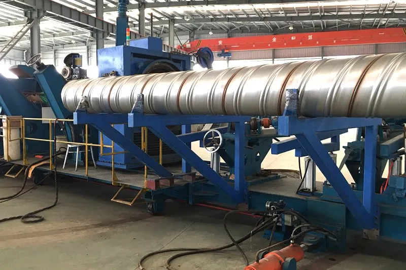 کاربردهای اصلی لوله اسپیرال در پروژههای مهندسی 1 لوله اسپیرال چیست و چرا متمایز است؟